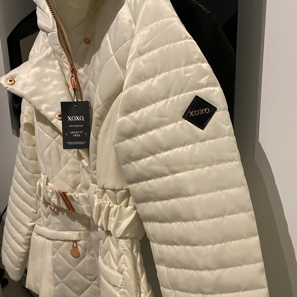 Beige Coat - Picture 3 of 4